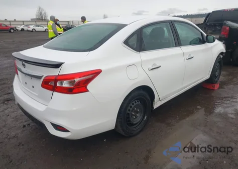 2018 Nissan Sentra S z USA, uszkodzony, nr VIN 3N1AB7AP2JY276631